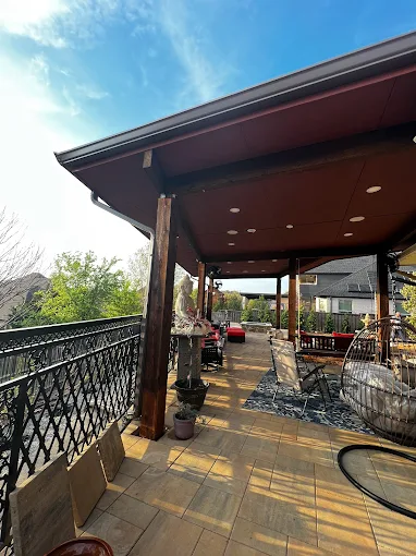 Tilted pergola structure